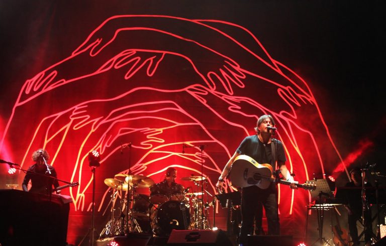 cristiano-de-andre-abbraccio-universale