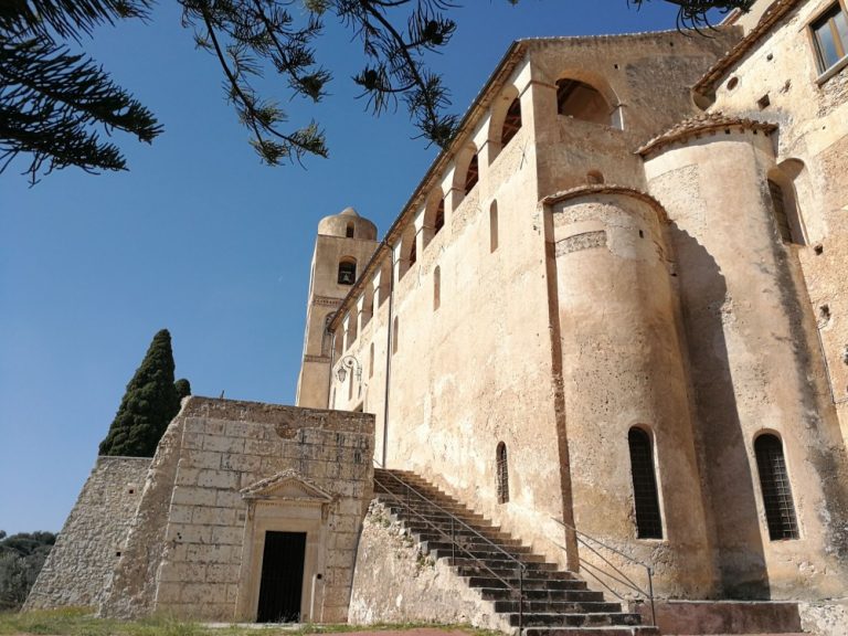 Tra gli antichi ulivi di un convento a Eboli nasce “Berniero”