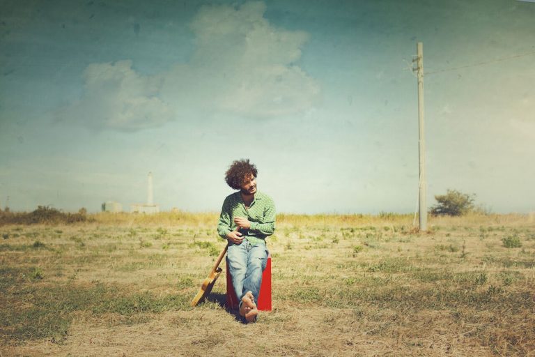 Domenico Imperato ci canta il suo mondo in Bellavista