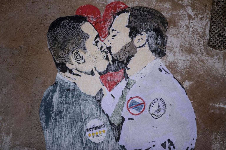 salvini di maio bacio tvboy