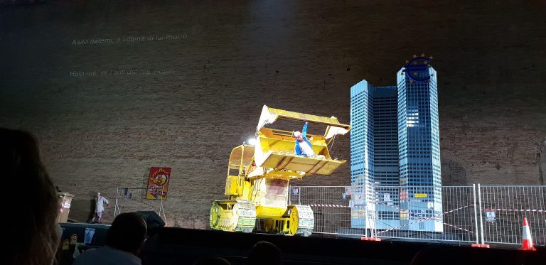 Fuochi d’artificio per la terza replica de Il flauto magico di Mozart