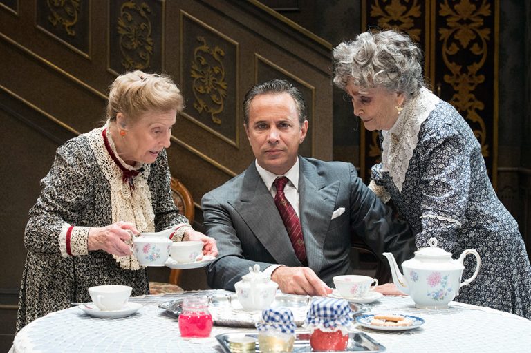 arsenico e vecchi merletti