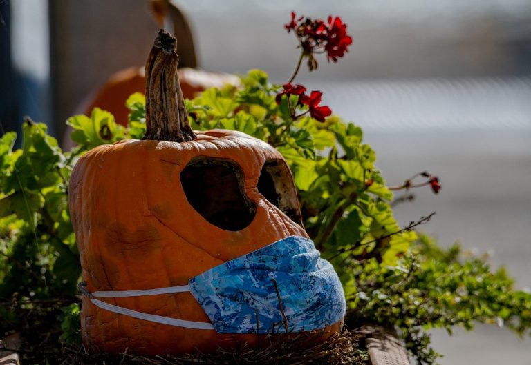 halloween 2021 coronavirus