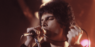 Freddie Mercury è morto 30 anni fa: una playlist per ricordarlo insieme Freddie Mercury canzoni playlist