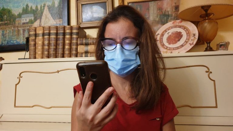 Occhiali appannati con la mascherina? Ecco la soluzione per tornare a leggere