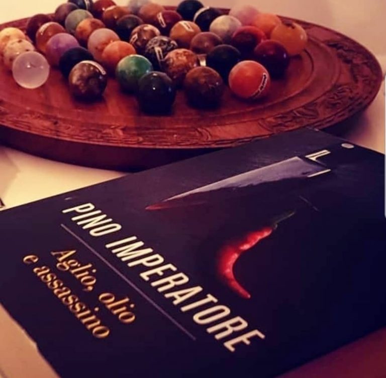Aglio-olio-e-assassino-di-Pino-Imperatore-la-recensione-del-libro