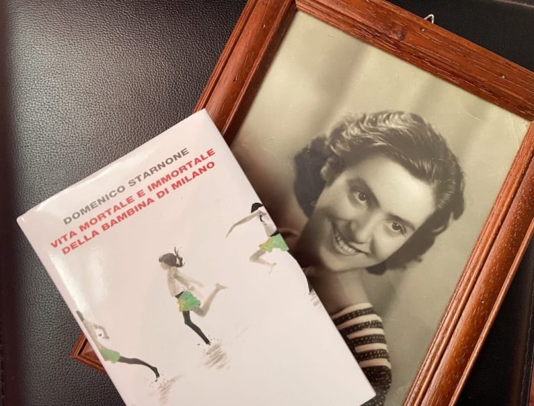 Vita-mortale-immortale-bambina-Milano-recensione