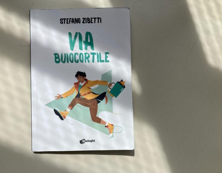 va buio cortile recensione